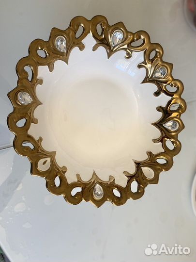 Ваза для фруктов на ножке