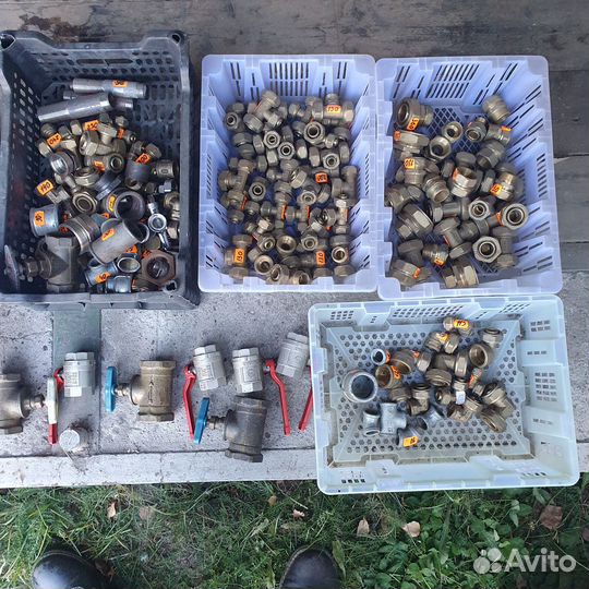 Сантехника, фитинги, фасонина черная и цветная