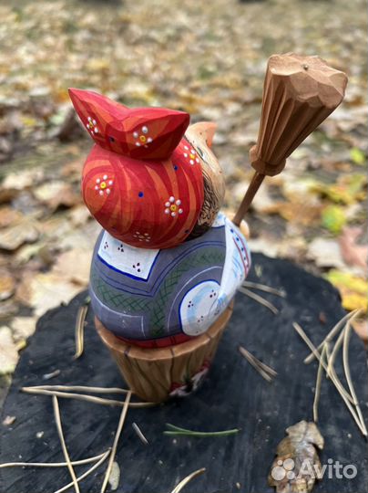 Резная фигура Баба Яга