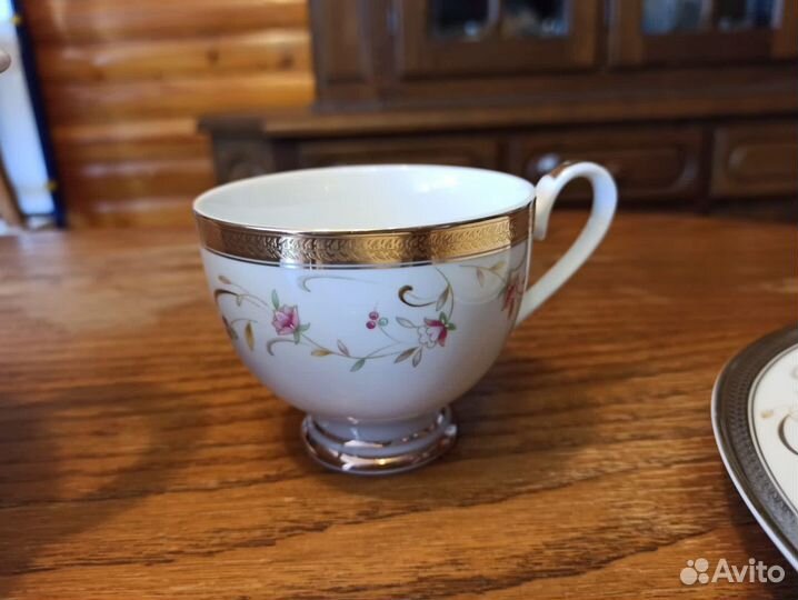 Набор фарфоровой столовой посуды на 12 персон