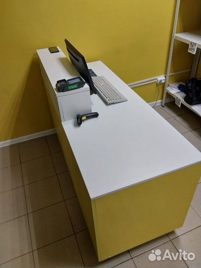 Компьютерный стол стойка ресепшен
