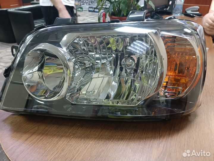 Фара на/для Toyota Highlander левая