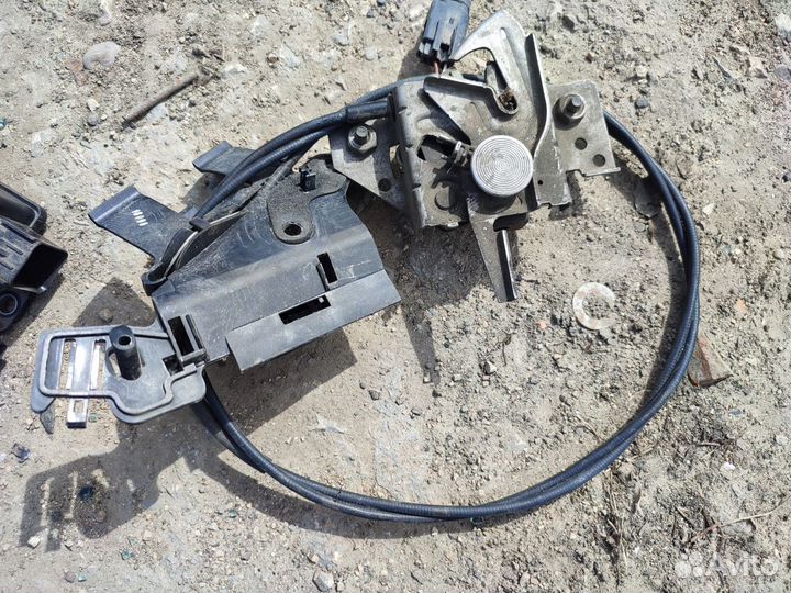 Ford fiesta mk5 трос капота