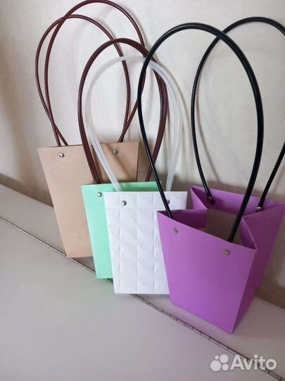 Бумажная корзинка для цветов или чего либо другого