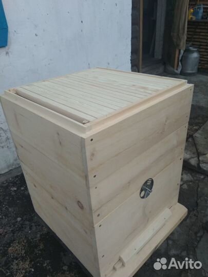 Новые ульи для пчел