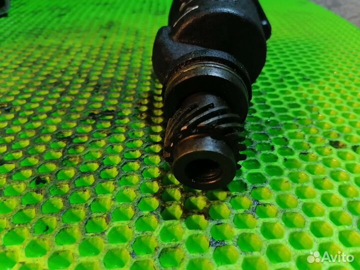 Насос вакуумный Volkswagen Passat