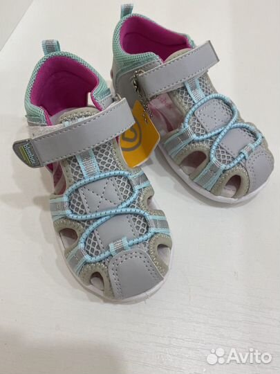 Сандалии для девочки 23 размер новые