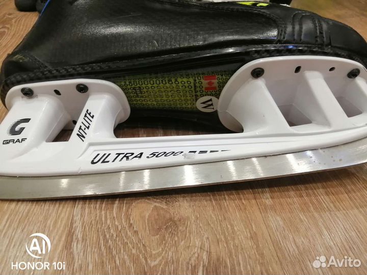 Коньки хоккейные