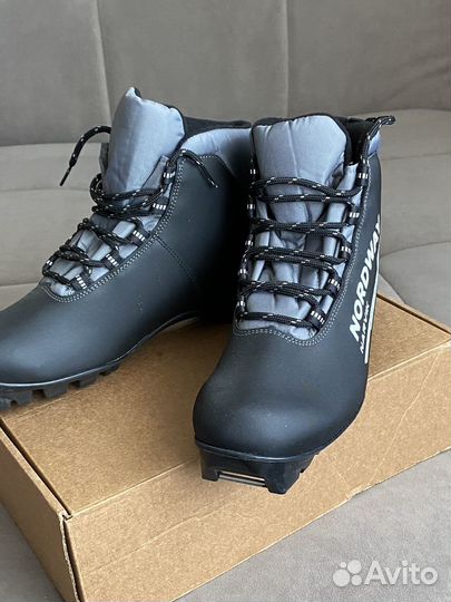 Лыжные ботинки 44