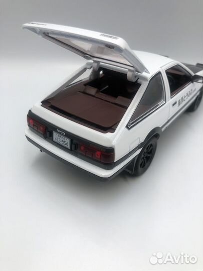 Модель автомобиля Toyota Sprinter Trueno AE86 1:24