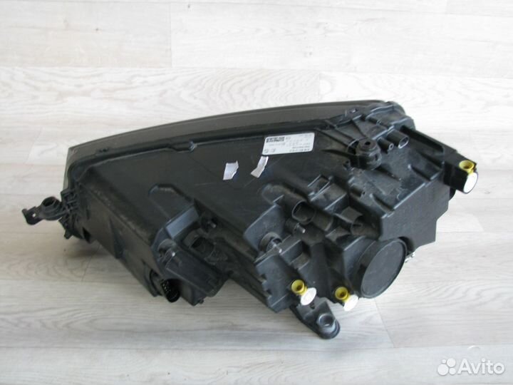 Skoda Karoq Фара передняя правая ксенон оригинал