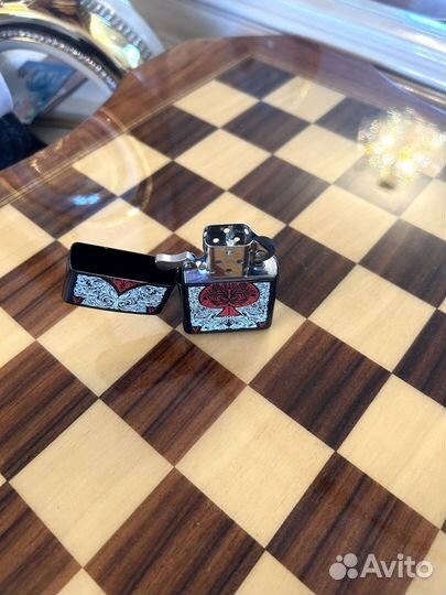 Бензиновая зажигалка