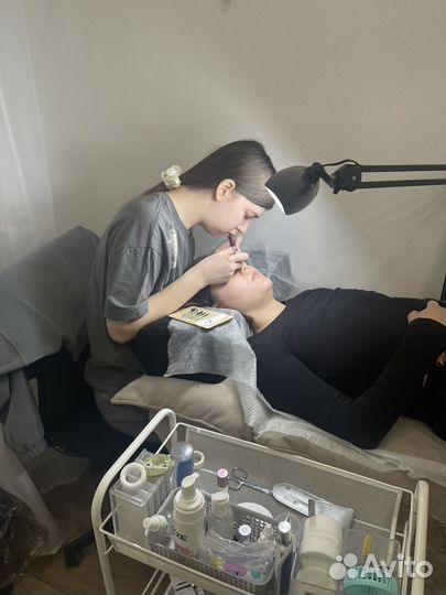 Обучение наращиванию ресниц