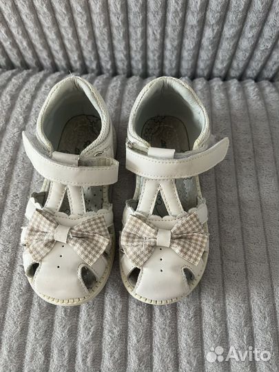 Сандалии 26р