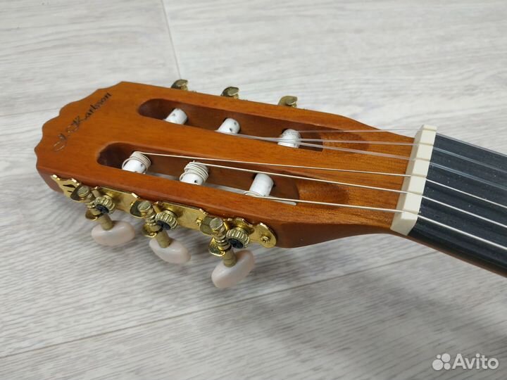 Новая классическая гитара с анкером