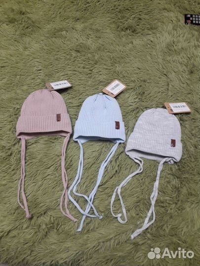 Шапочки,пинетки,комбезы для мальчиков и девочек