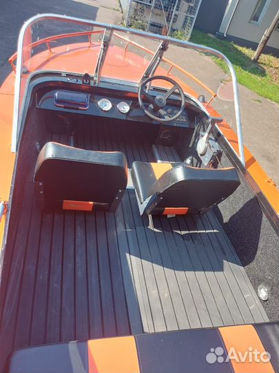 Катер HD с мотором