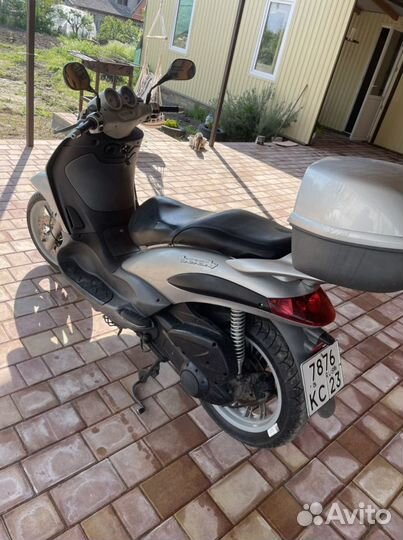 Скутер Пиаджо беверли 200