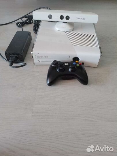 Xbox 360 с кинектом+ 7 игр в подарок