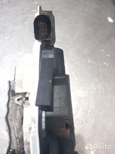 Замок передней правой двери VW Tiguan 1