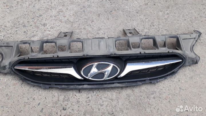Хюндай солярис 2011-2015 решетка радиатора