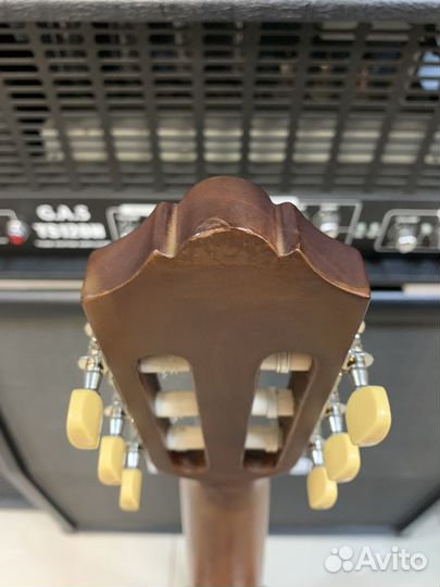 Классическая гитара Yamaha C-40