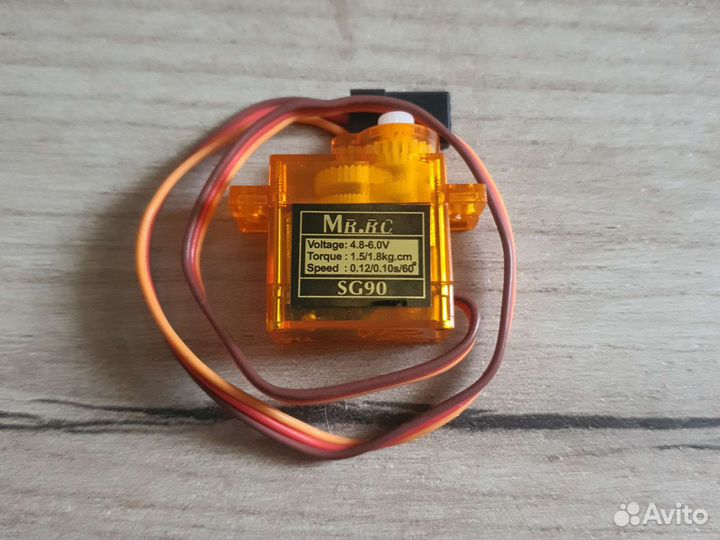 Arduino uno R3 + двигатель SG90