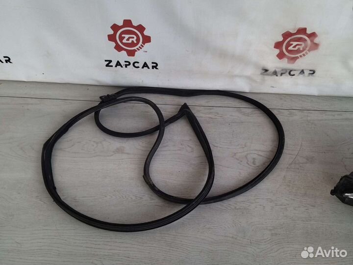 Toyota Land cruiser 200 уплотнитель двери