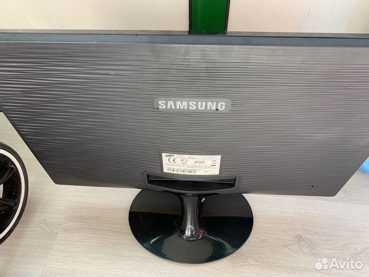 Монитор samsung