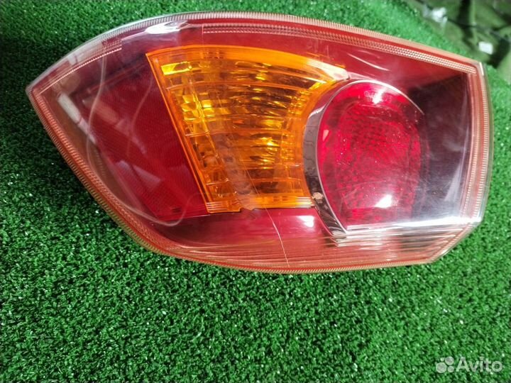 Стоп-сигнал правый Mitsubishi Galant Fortis 4B11