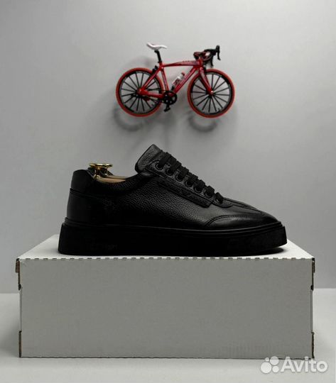 Кроссовки Armani осенние