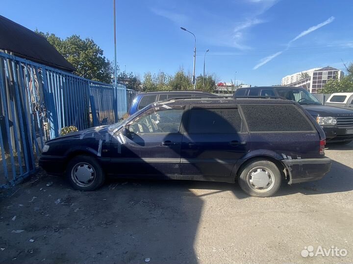 Volkswagen Passat 1.8 МТ, 1996, битый, 350 000 км