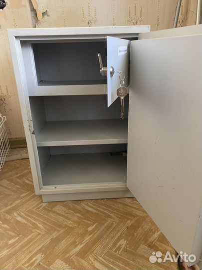 Сейф металлический