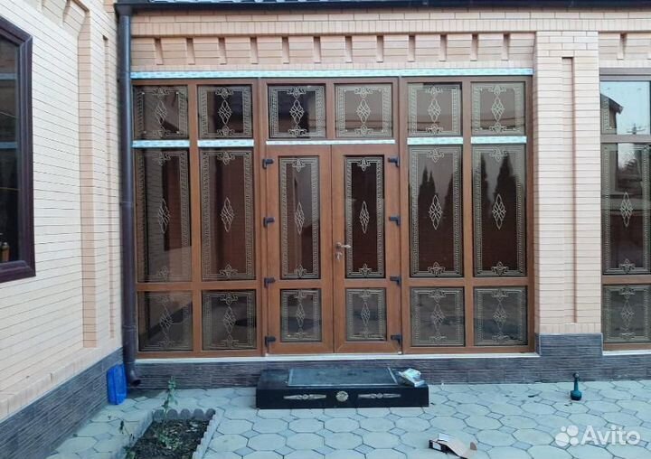 Пластиковые окна и безрамное остекление