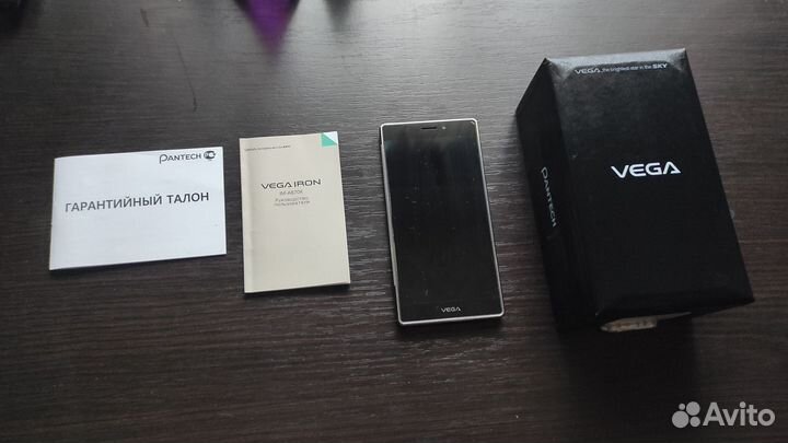 Pantech-Curitel Vega Iron IM-A870K, 2/32 ГБ