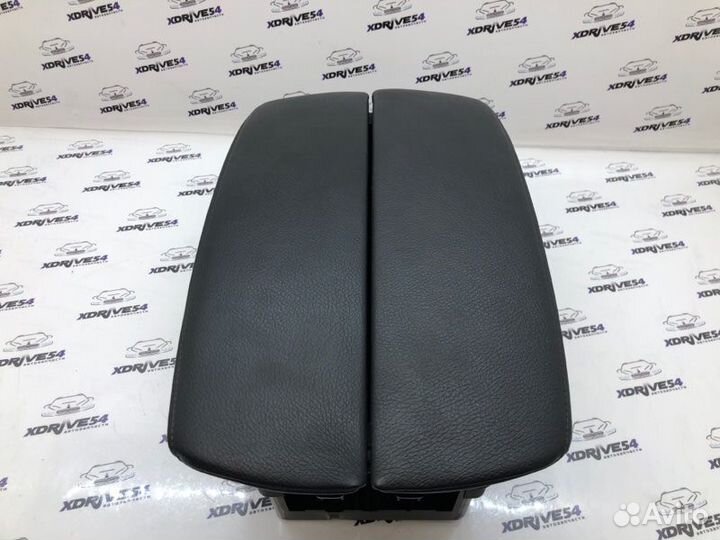 Подлокотник Bmw X5 E70 N57D30A 2011