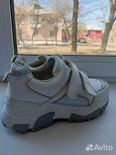 Кроссовки для девочки 35 размер