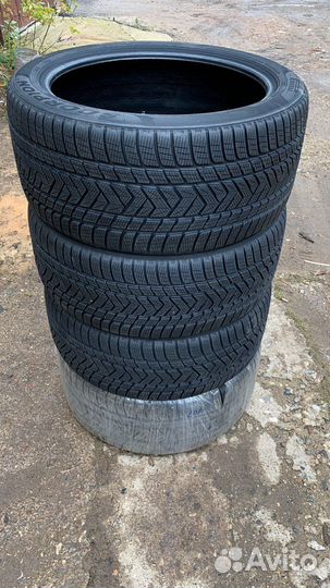 Pirelli Scorpion Winter 325/35 R22 и 285/40 R22