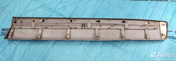 Молдинг Lc 200 водительской двери черный Оригинал