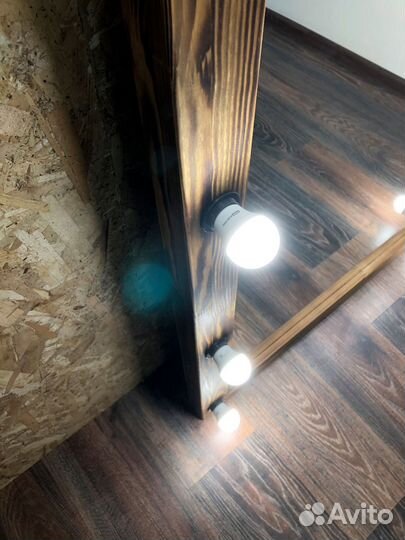 Зеркало с лампочками