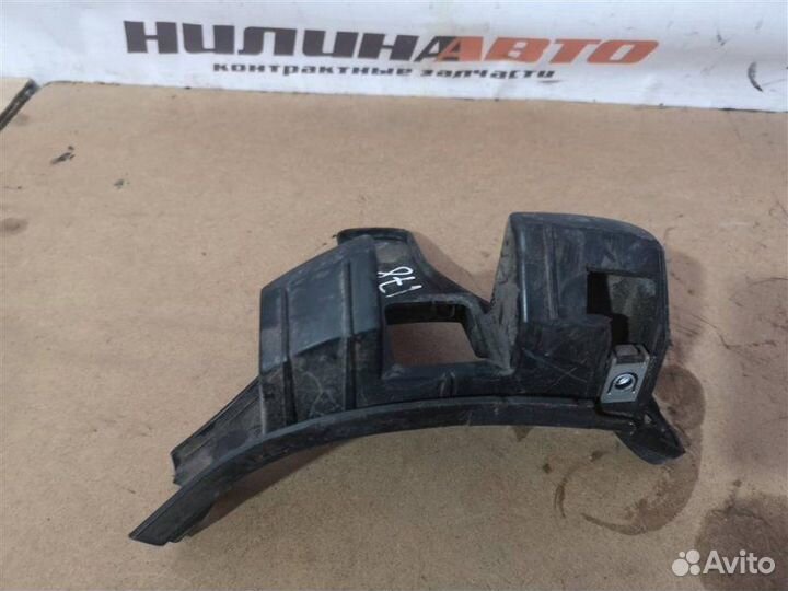 Кронштейн заднего бампера правый Peugeot 307 1.6