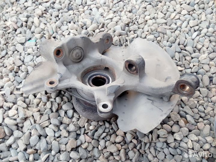 Передний поворотный кулак BMW X5 E53