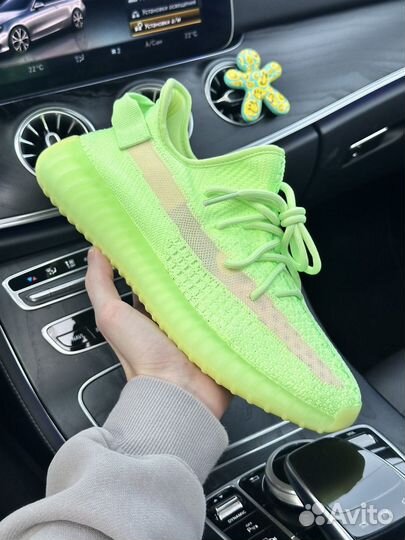 Кроссовки Adidas Yeezy Boost 350 v2 Glow