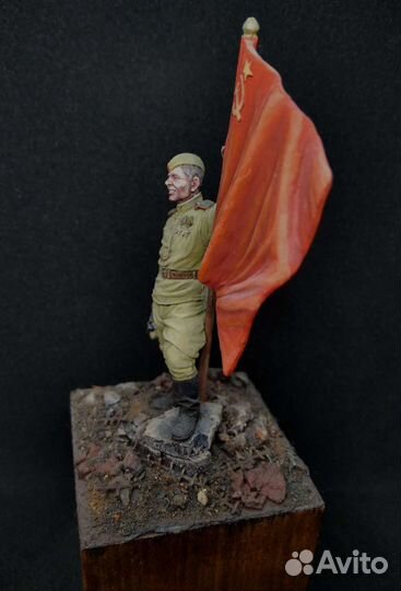 Оловянная миниатюра