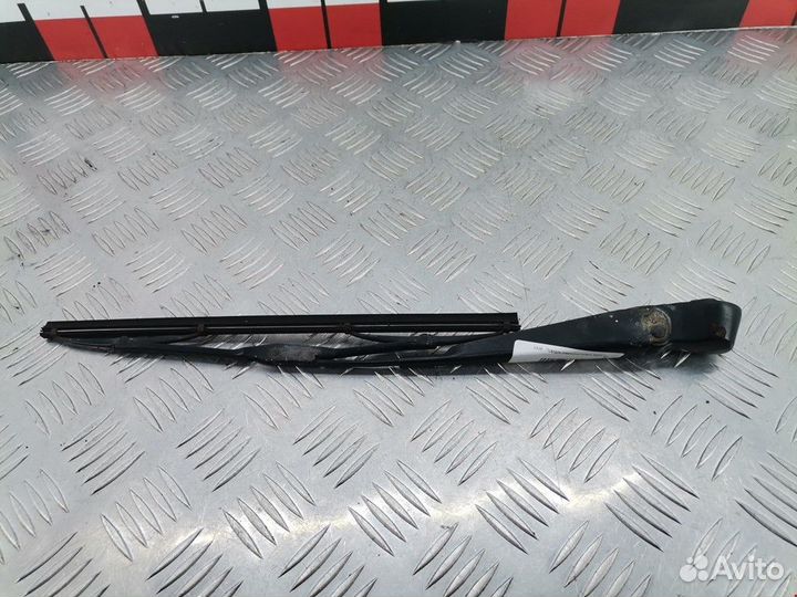 Щеткодержатель задний Ford Fiesta 5 2003 1219316