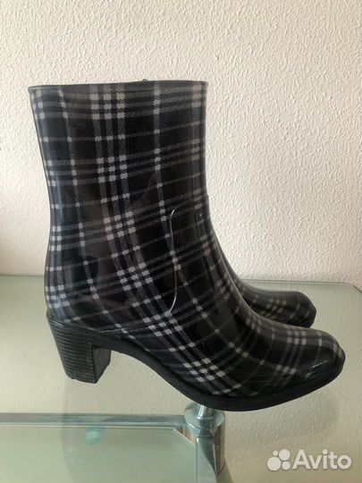 Женские резиновые сапоги