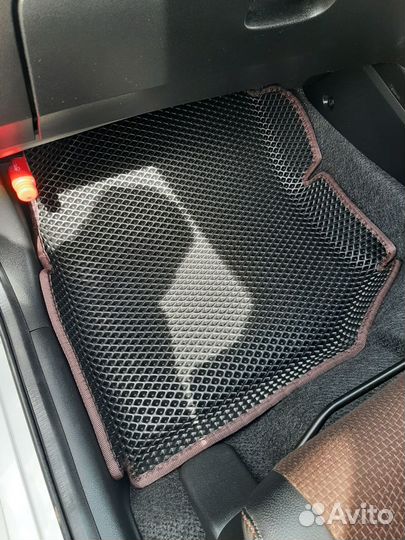 Коврики в автомобиль ева в подарок подпятник + 2 л