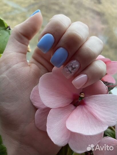 Модель на маникюр