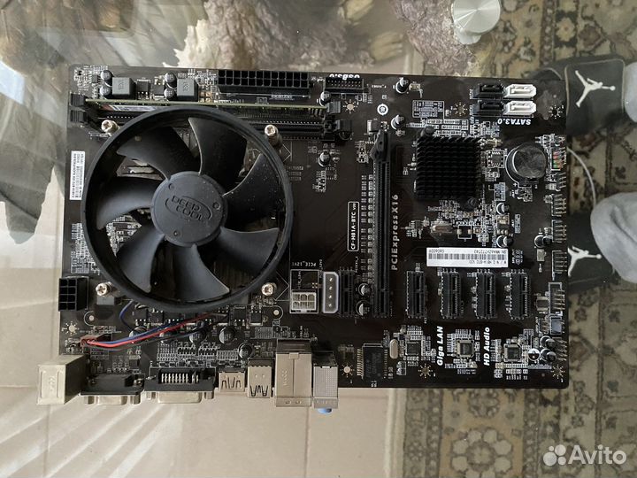 Материнская плата с процессором