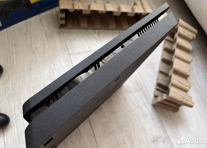 Sony PlayStation 4 Slim 1tb